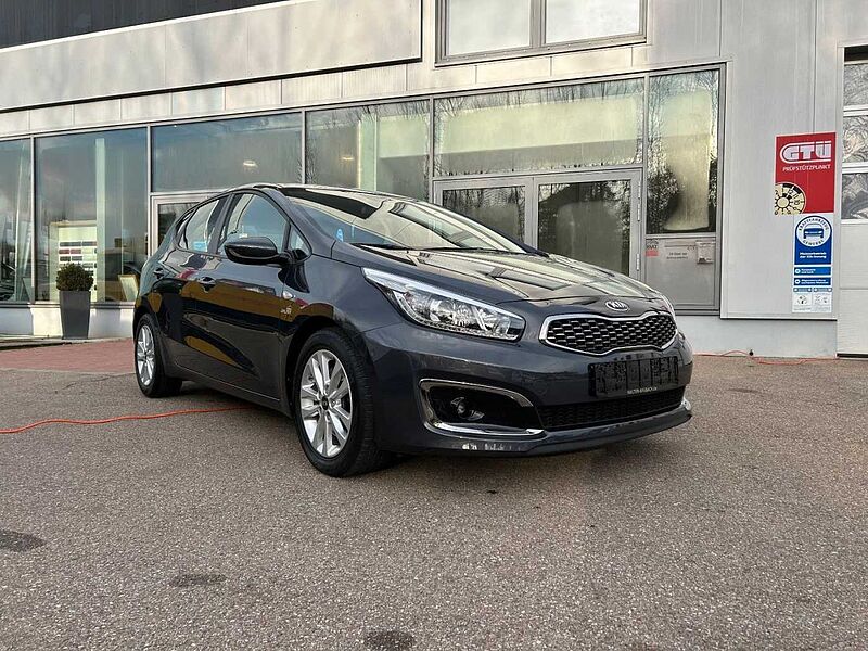 Kia cee'd cee&apos, d / Ceed