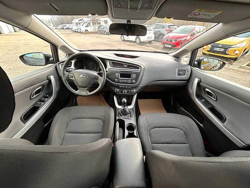 Kia cee'd cee&apos, d / Ceed