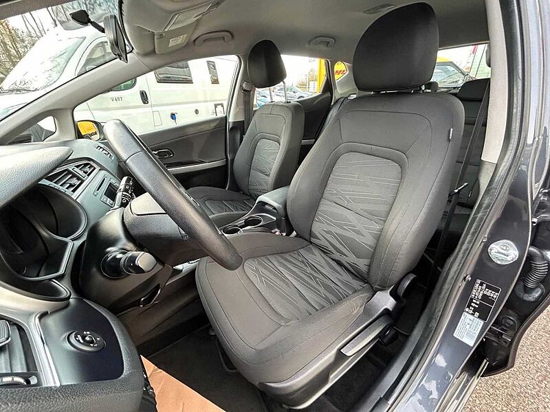 Kia cee'd cee&apos, d / Ceed